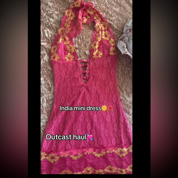 Never worn generation OUTCAST pink floral lace mini dress - Picture 3 of 5